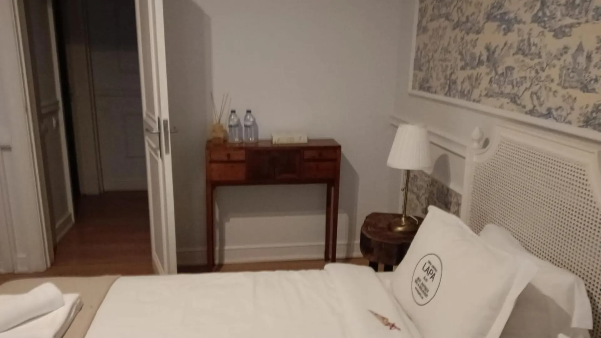 Lapa 82 Bed & Breakfast Lisbon 4*,